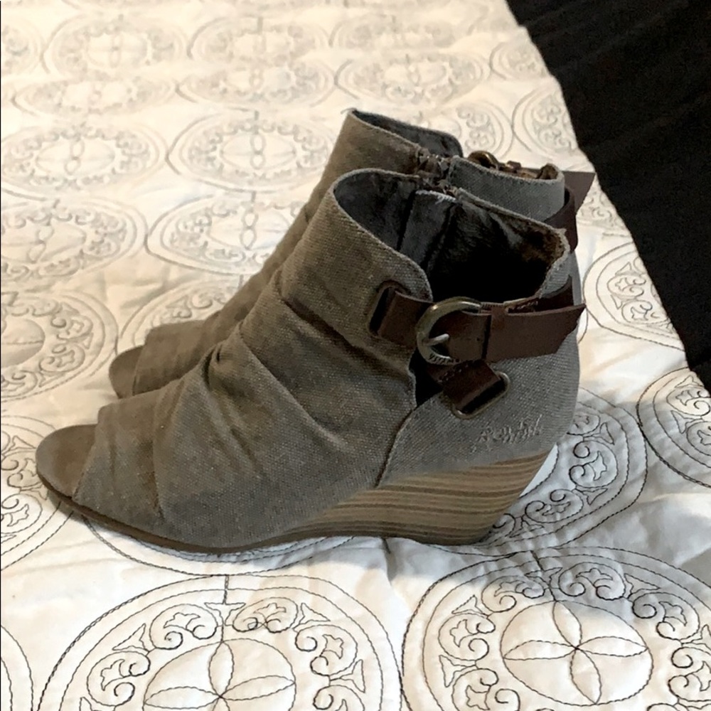 Wedge sandals